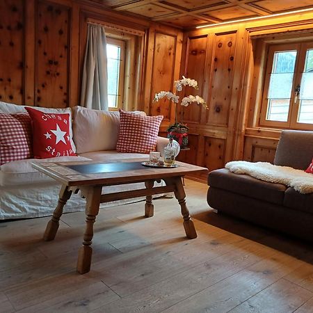 Hotel Chesa Staila 라 푼트-차무에스-치 외부 사진