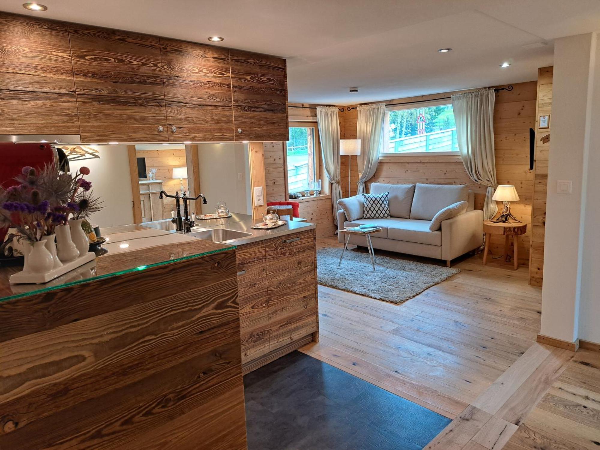 Hotel Chesa Staila 라 푼트-차무에스-치 외부 사진