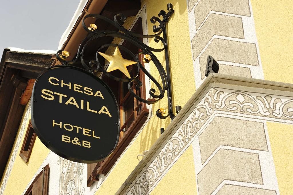 Hotel Chesa Staila 라 푼트-차무에스-치 외부 사진