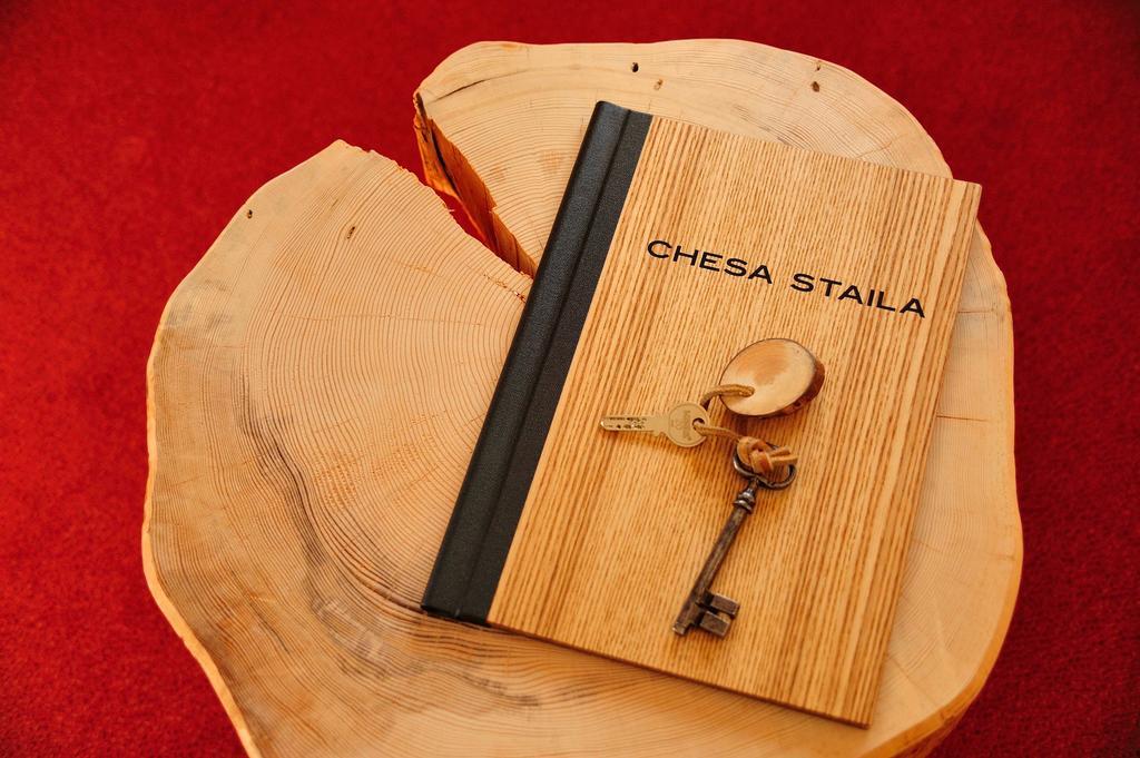 Hotel Chesa Staila 라 푼트-차무에스-치 외부 사진